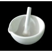 Mortero porcelana con pico y mano. Medidas 74x150 mm (500 ml)