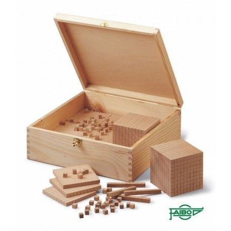 Bloques multibase madera base 10. Caja 121 piezas